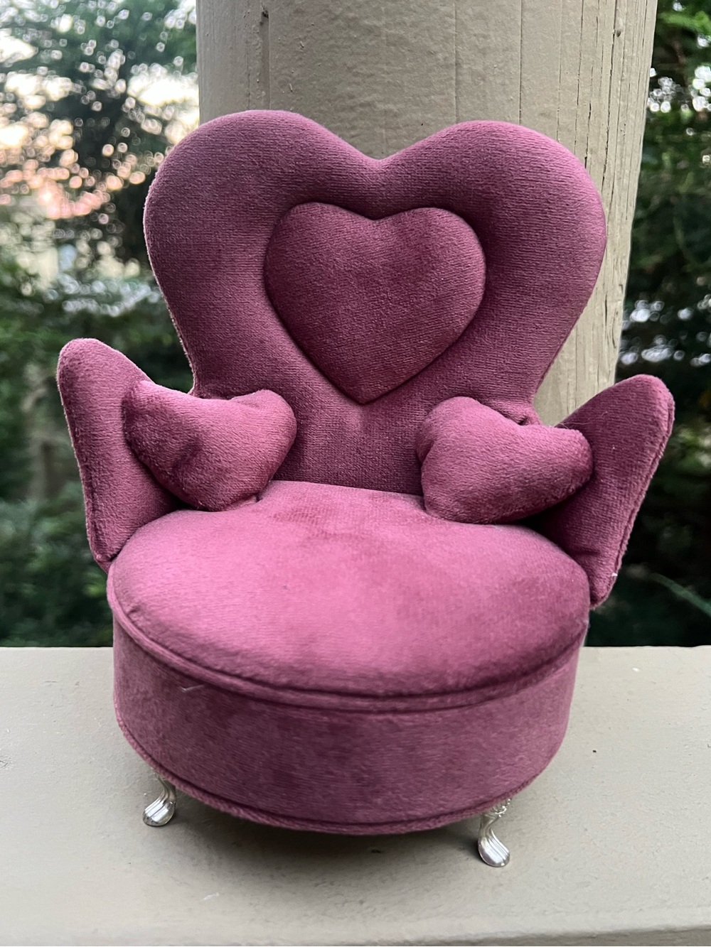 Mauve Velour Heart Chair Jewelry Case